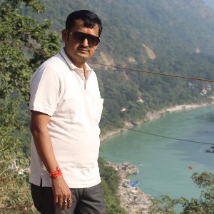 Naresh Dhapola